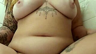 Watch the Redhead Squirt!