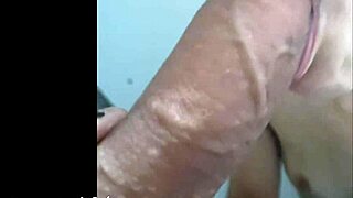 Novinha feels intense pleasure giving blowjob to amateur guy