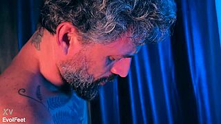 Can I call you daddy while she licks my toes!