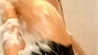 Girlfriend fucks well-endowed guy in hotel.