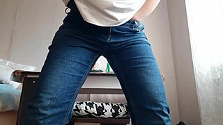 Hot Secretary Masturbates To Orgasm In Office Jeans