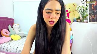 i love this cute latina teen, she's so adorable