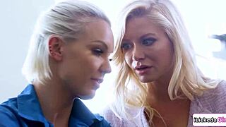 Hej, lesbická doktorka olizuje pičku teenky a prsa milfy 😘