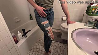 I-I can't hold it, my girlfriend's desperate pee turns into a golden shower in the shower.