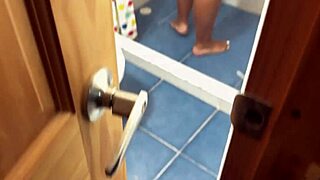 Stepfather takes advantage of his wifes absence to fuck his stepdaughter in the shower and fill her with cum 😈