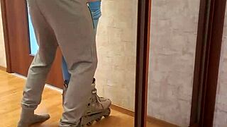 Par jebe na rolkah med treningom