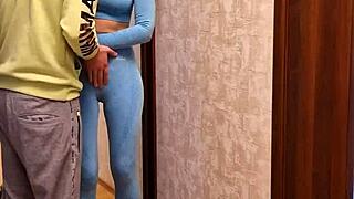 Par jebe na rolkah med treningom