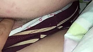 Dedando And Getting Anal Fucked With Cumshot!