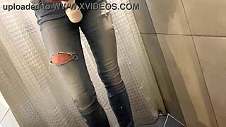 Desperate pee in jeans, then he pees on ass and gets blowjob!