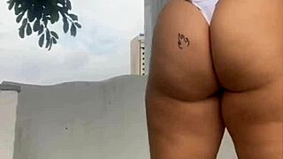 हम सामने वाले घर के मजदूरों को दिखा रहे हैं, अब यह काम कभी खत्म नहीं होगा?