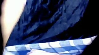 Mi vecina la grabe por la ventana que da hacia mi casa cuando est� solita y �oh sorpresa �que rica conchita camara oculta