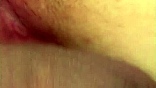 Priateľ vychutnal zadok mojej ženy a vytryskol vnútri