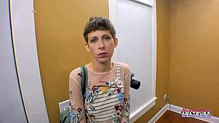 Skinny hottie unity rubs pussy for facial