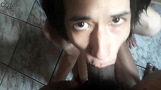 Putinha mélytorokba szopja a nős fekete pasit a motelben!