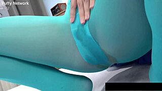 Little Ellis gets wet masturbating with dildo 😏