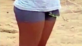 Watch this morena tease with oral skills?