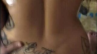 Oh god, I licked my girlfriend's hot pussy in the shower, getting lots of cum in mouth!