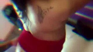 Uy que rico quiero otra verga que me detone duro