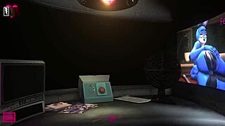 Playing fnaf nightshift with big ass and boobs on display in this nsfw gameplay