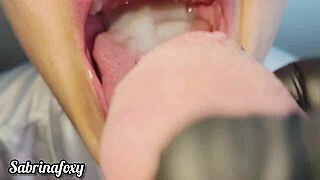 Colombiana Sabrinafoxy Mi Casero Llego A Cobrar La Renta Y No Tenia Dinero Me Obligo A Mamar Su Verga Gruesa En Parte De Pago Y Usa Mi Boca Como Su Deposito De Leche Garganta Profunda