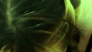 Pornnapplepie deepthroats in glasses on her knees.