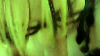 Pornnapplepie deepthroats in glasses on her knees.