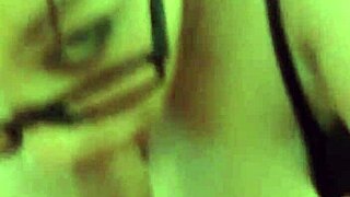 Pornnapplepie deepthroats in glasses on her knees.