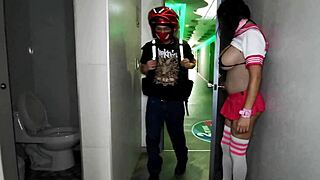 Follando Con El Repartidor De Uber Eats