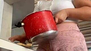 i called my friend with big pussy to help me with lunch