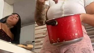 i called my friend with big pussy to help me with lunch