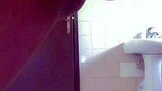 wet bathtub masturbation and pussy creaming