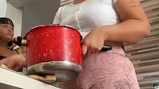 i called my friend with big pussy to help me with lunch