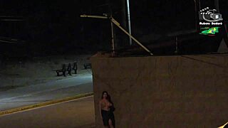 casal flagrado pela câmera de segurança da praia vídeo completo no xvideos red