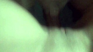 mulher madura dando um show de meteção com o novinho