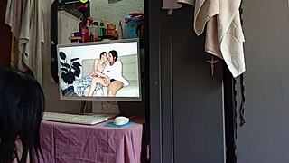 Pov- Milf Caliente Desea La Polla Enorme De Su Joven Compañero Le Saca La Polla Y El Accede Para Poder Follarse A Su Milf Favorita