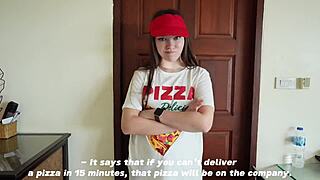 Fucked a pizza delivery girl for a good tip