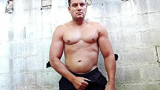 i'm yuri gaucho, brazilian bear giving handjob cumload on huge monster cock, exhibitionist flashing