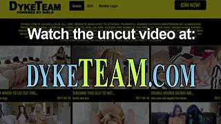 Teenage les scissoring