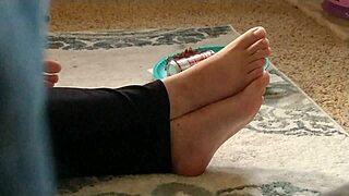 Cute Hidden Feet Candid Shots