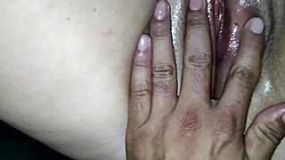 Le quito la virginidad a mi hermanastra con un consolador - xxx