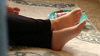 Cute Hidden Feet Candid Shots