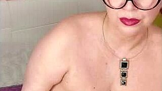 sexy chubby stepmom masturbates hot mature bitch