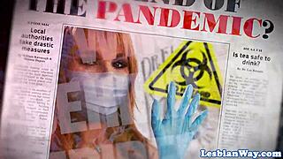 petite lesbo getting scissored in hot threesome 😍