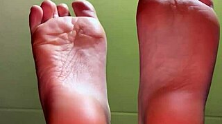 White Girl Shows Feet for Money in Fetish Deal 💰