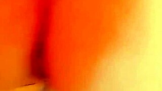 Esta señora parece de 18 que hermosa vagina se pone para que la masturbe