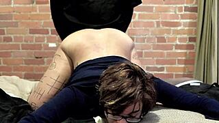 former ghetto gagger showcases her deepthroat skills backstage with young stud