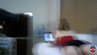 Reward for facesitting yes cum on my skinny little ass 😈