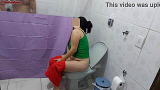 Madrasta Coloca Uma Cortina No Banheiro Só Para Olhar O Enteado No Banho