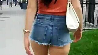 i'm lookin at them asses on the street 02