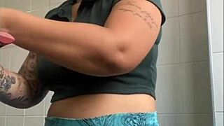 I love flashing my swollen pussy 😍